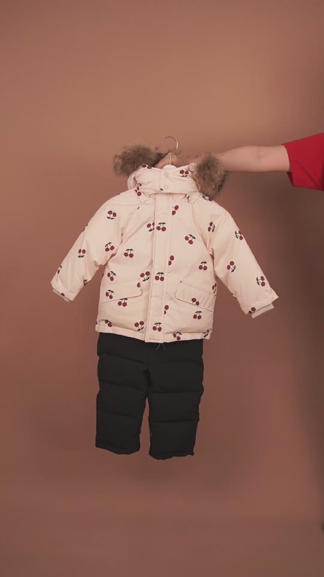 เช่าเสื้อกันหนาว เด็ก รุ่น CHERRY สี ขาว
