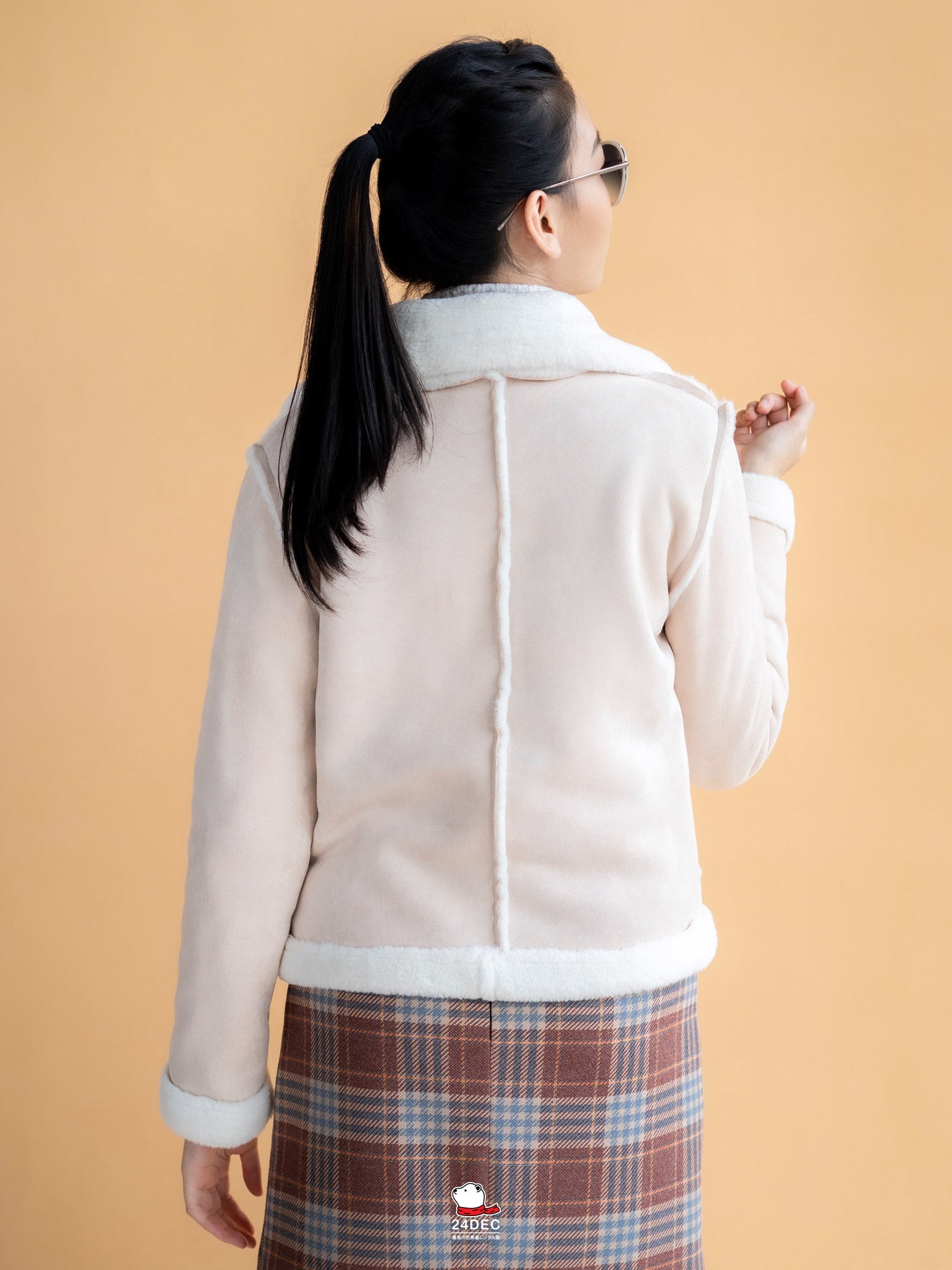 เช่าเสื้อแจ็คเก็ต หญิง รุ่น ADORE สี ชมพู