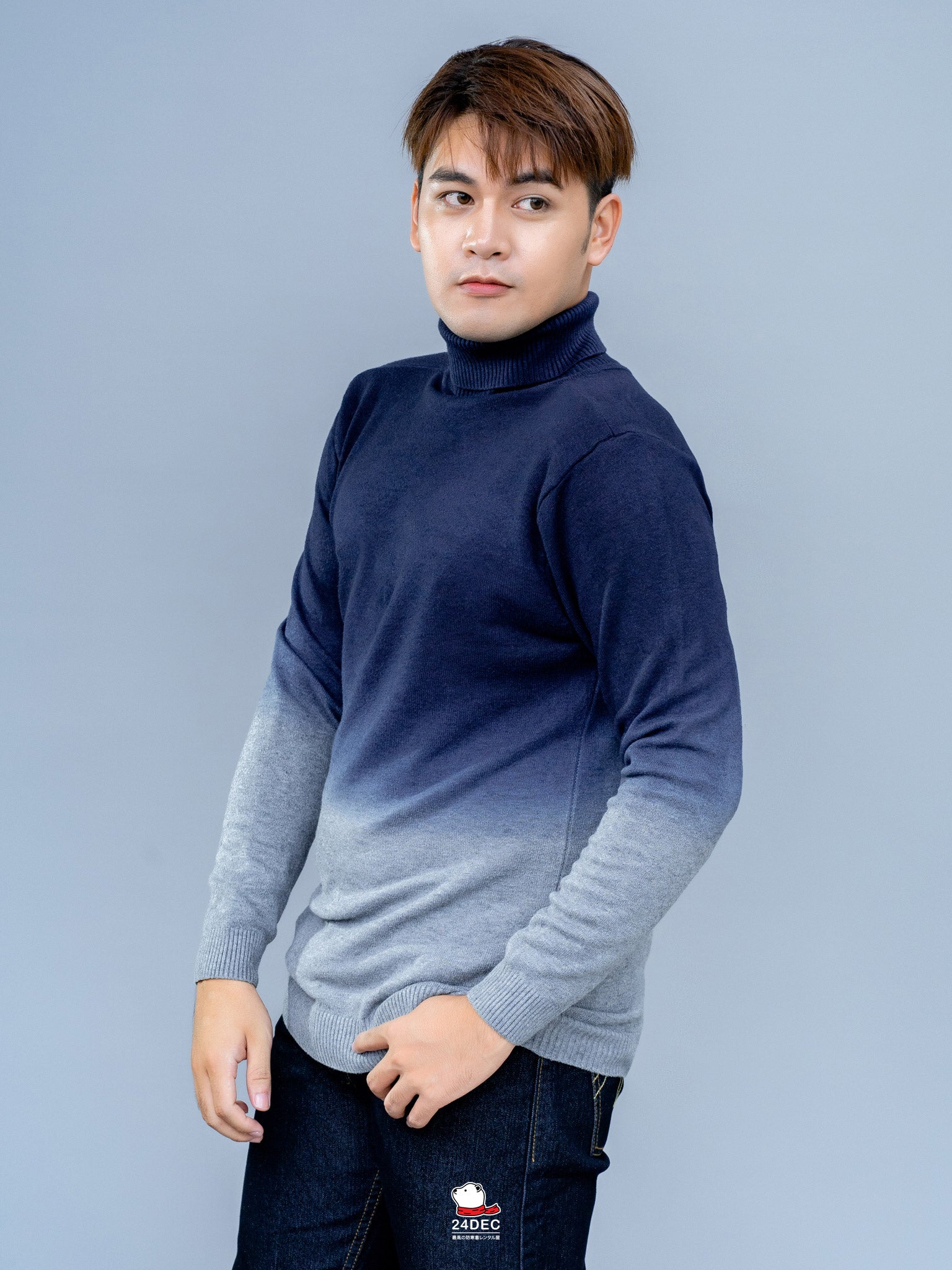 เช่าเสื้อคอเต่า ชาย รุ่น GRADIENT สี น้ำเงิน