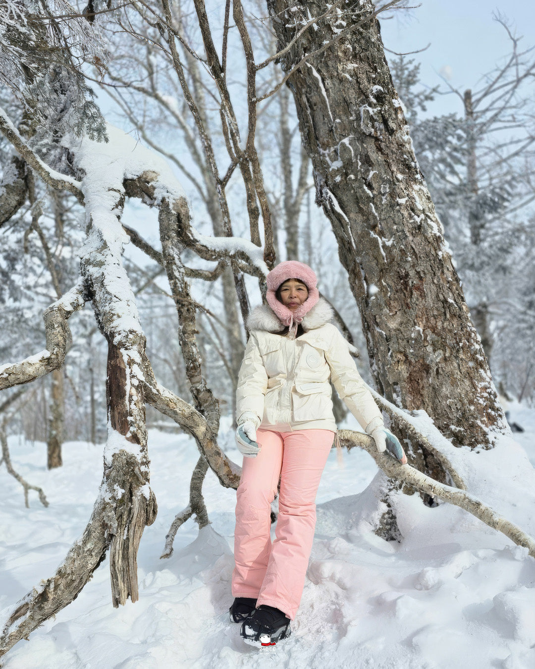 เช่าเสื้อกันหนาว หญิง รุ่น ANTARCTIC สี ขาว