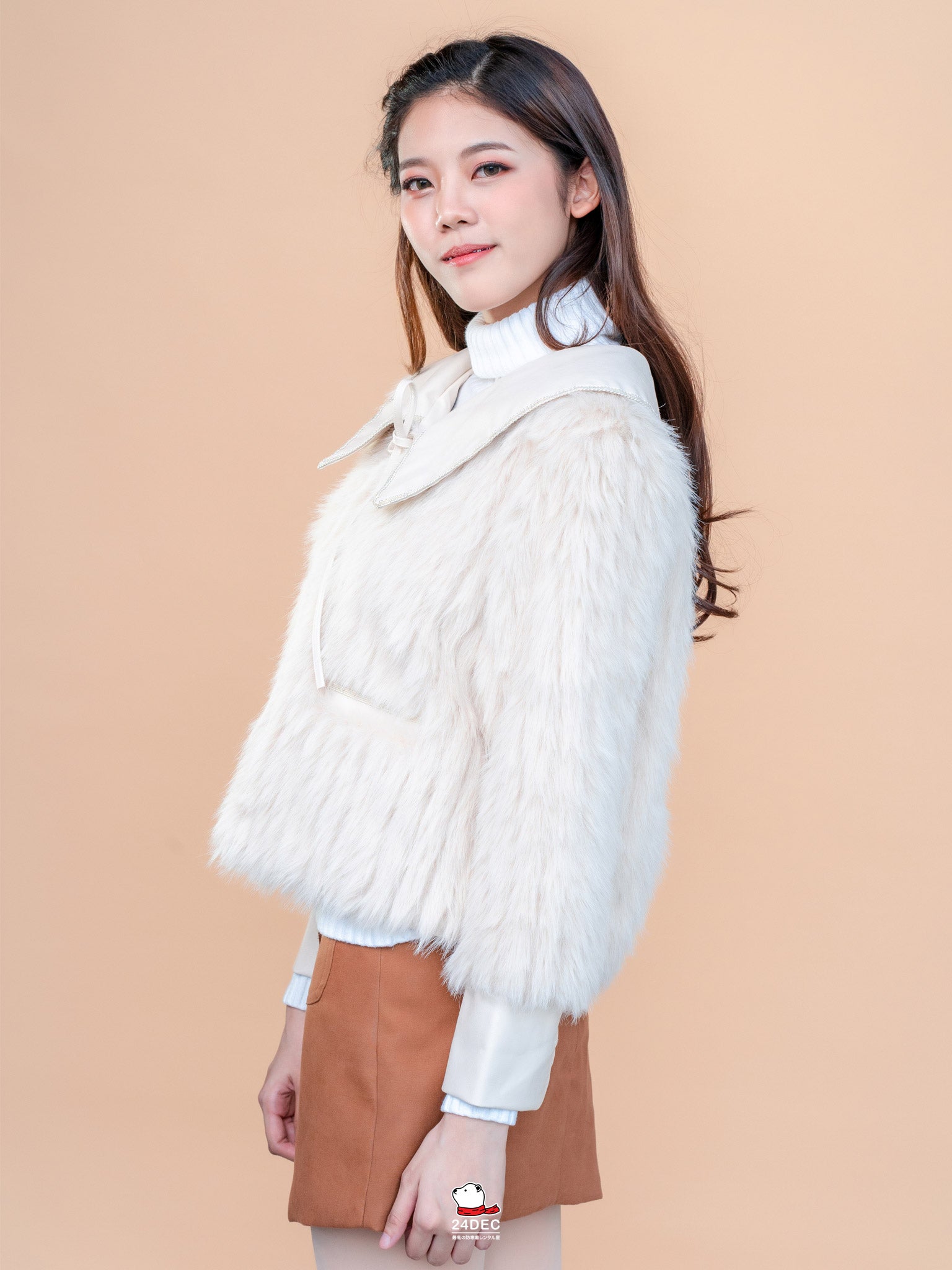 เช่าเสื้อขนเฟอร์ หญิง รุ่น AMANDA สี ครีม