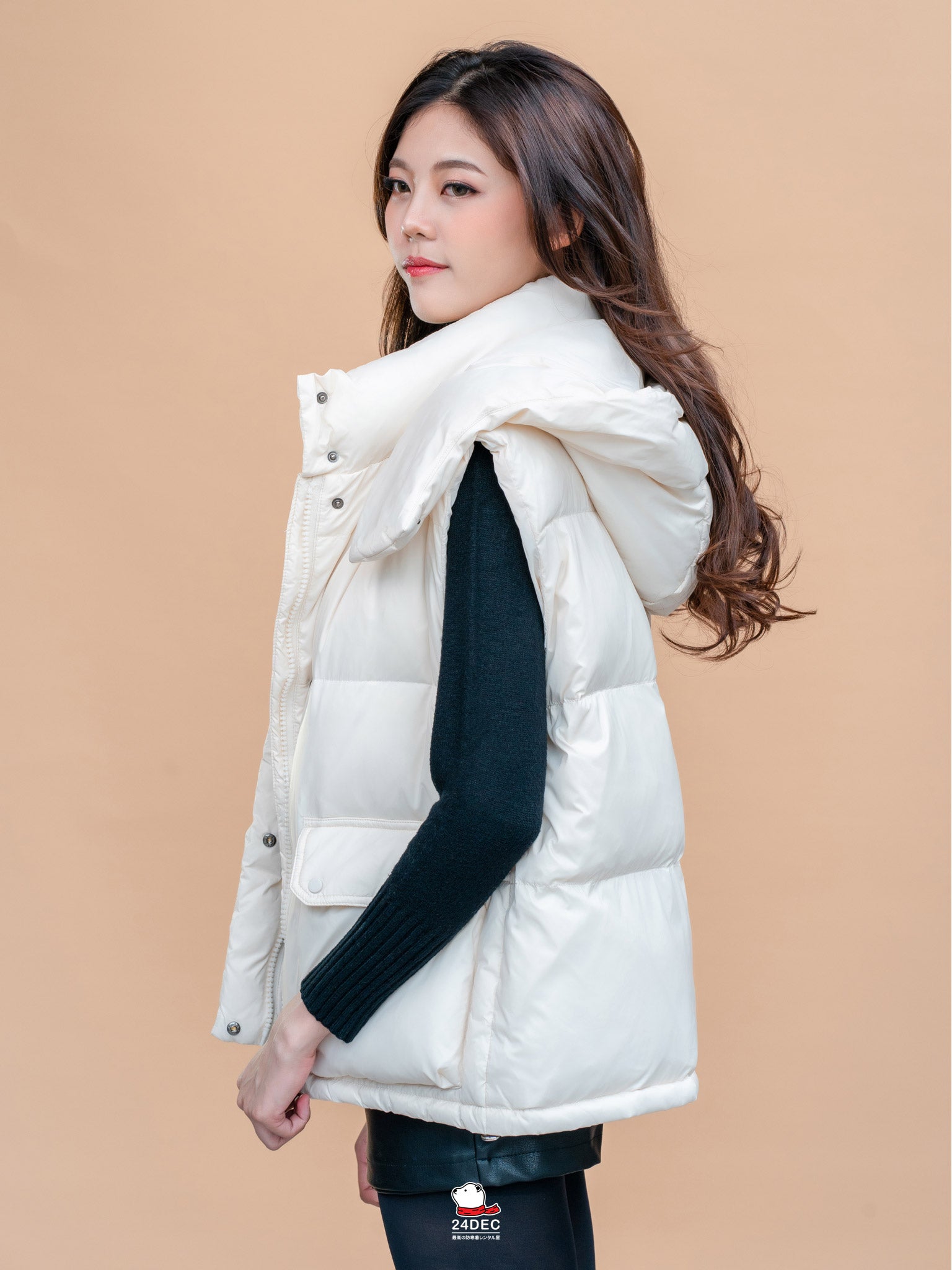 เช่าเสื้อกันหนาว หญิง รุ่น BONITA สี ขาว