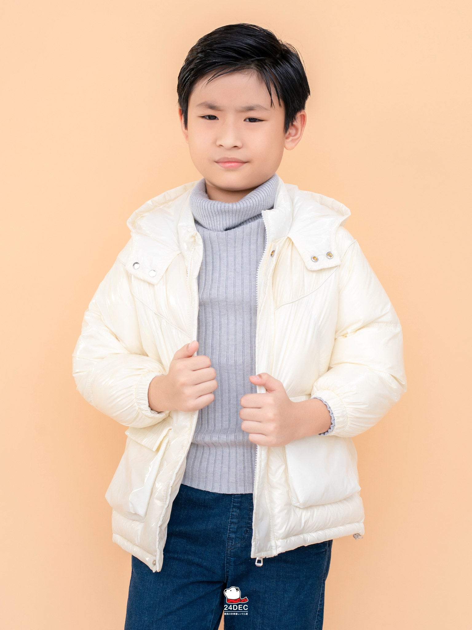 เช่าเสื้อกันหนาว เด็ก รุ่น CHUBBY สี ขาว