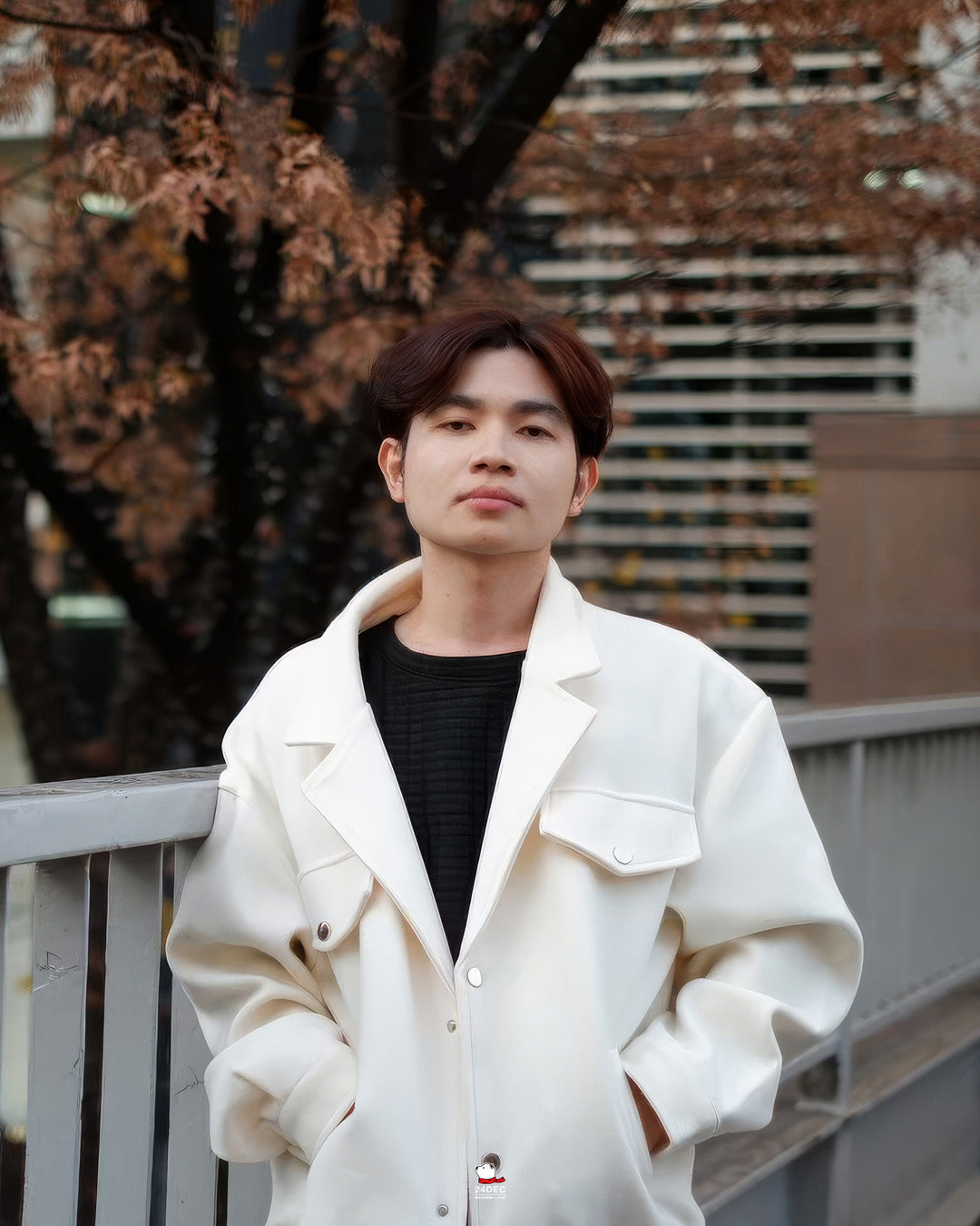 เช่าเสื้อโค้ท ชาย รุ่น CUBIC สี ขาว