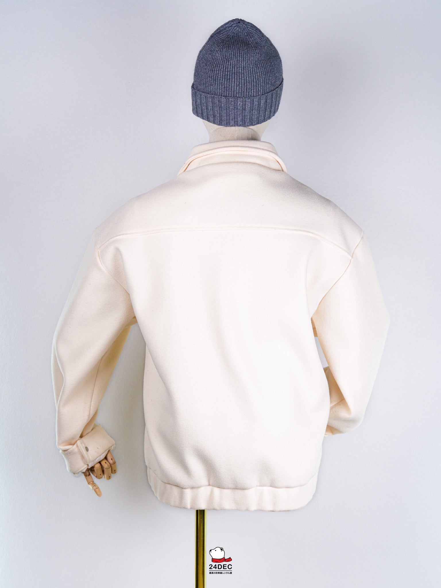 เช่าเสื้อโค้ท ชาย รุ่น CUBIC สี ขาว