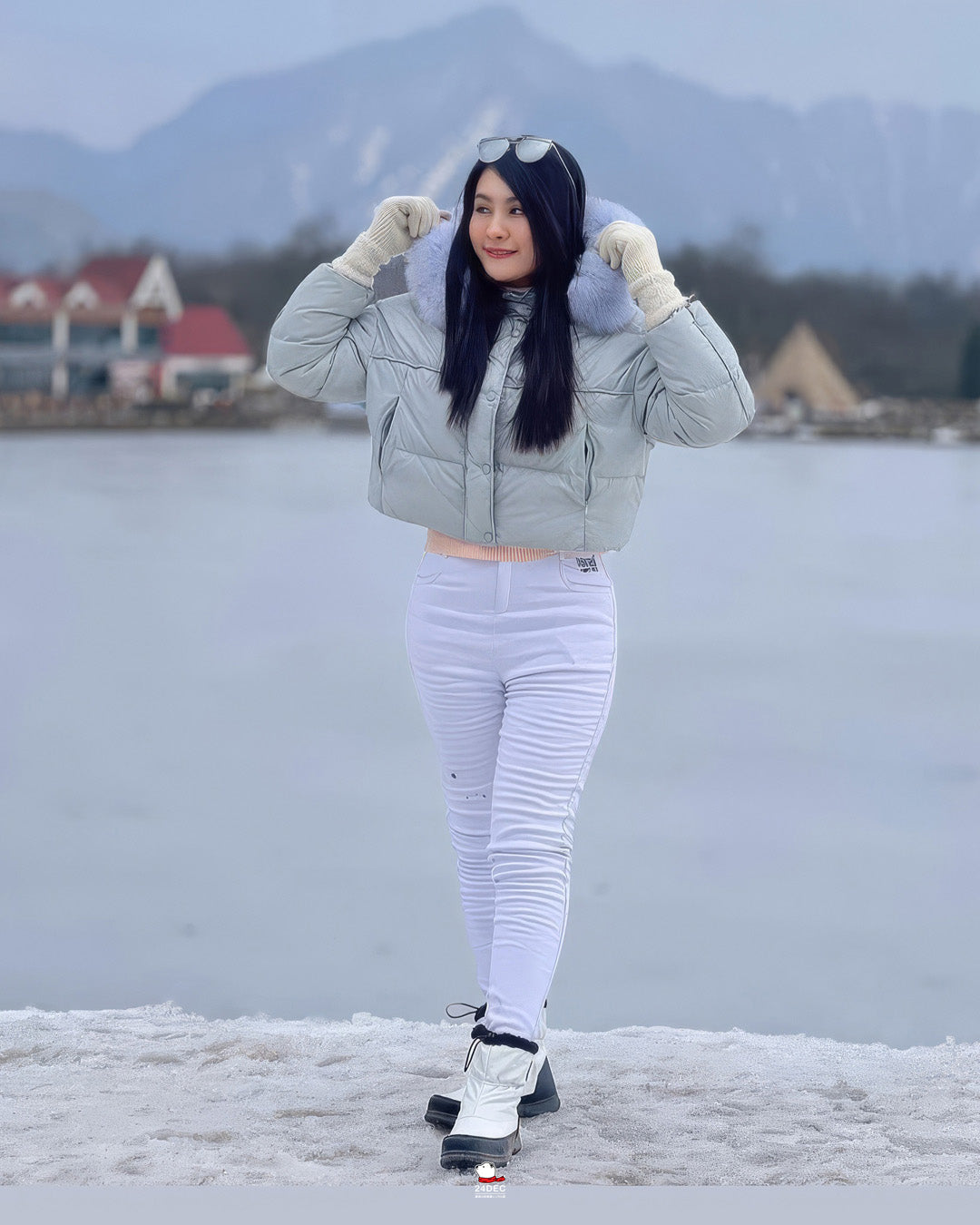เช่าเสื้อกันหนาว หญิง รุ่น DALI สี ฟ้า
