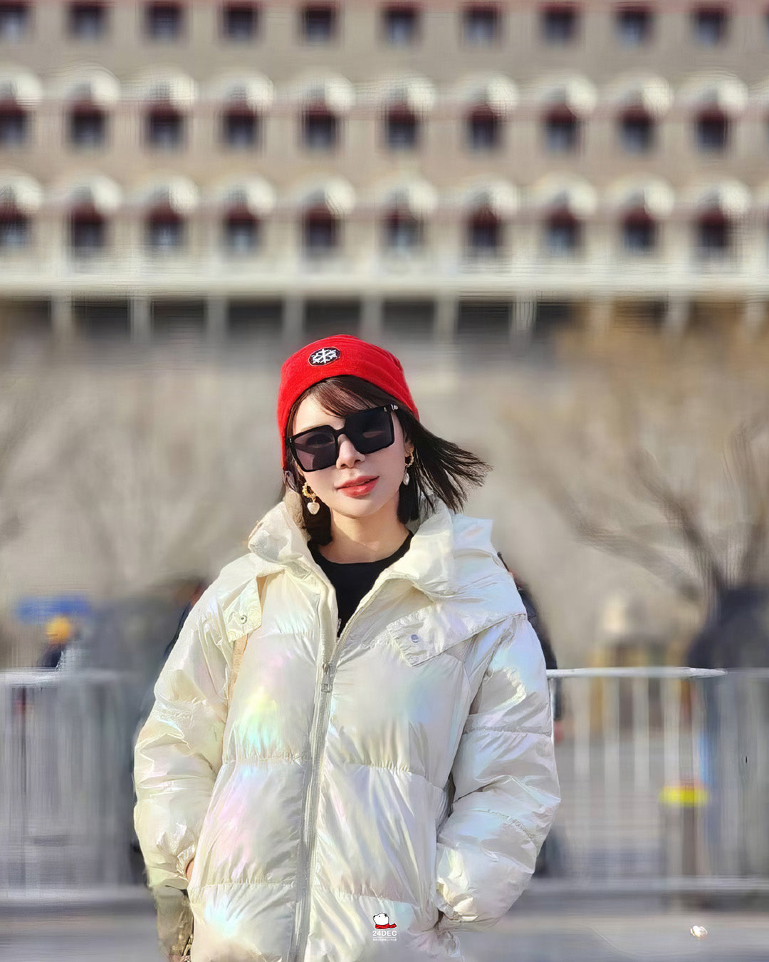 เช่าเสื้อกันหนาว หญิง รุ่น GALAXY สี ขาว