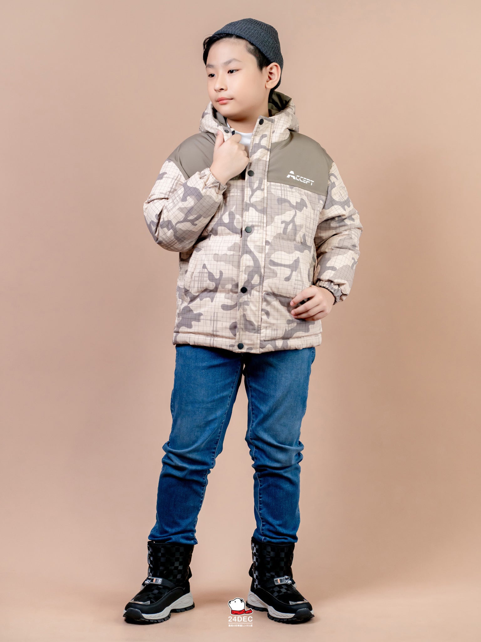 เช่าเสื้อกันหนาว เด็ก รุ่น GRAVITY สี ครีม