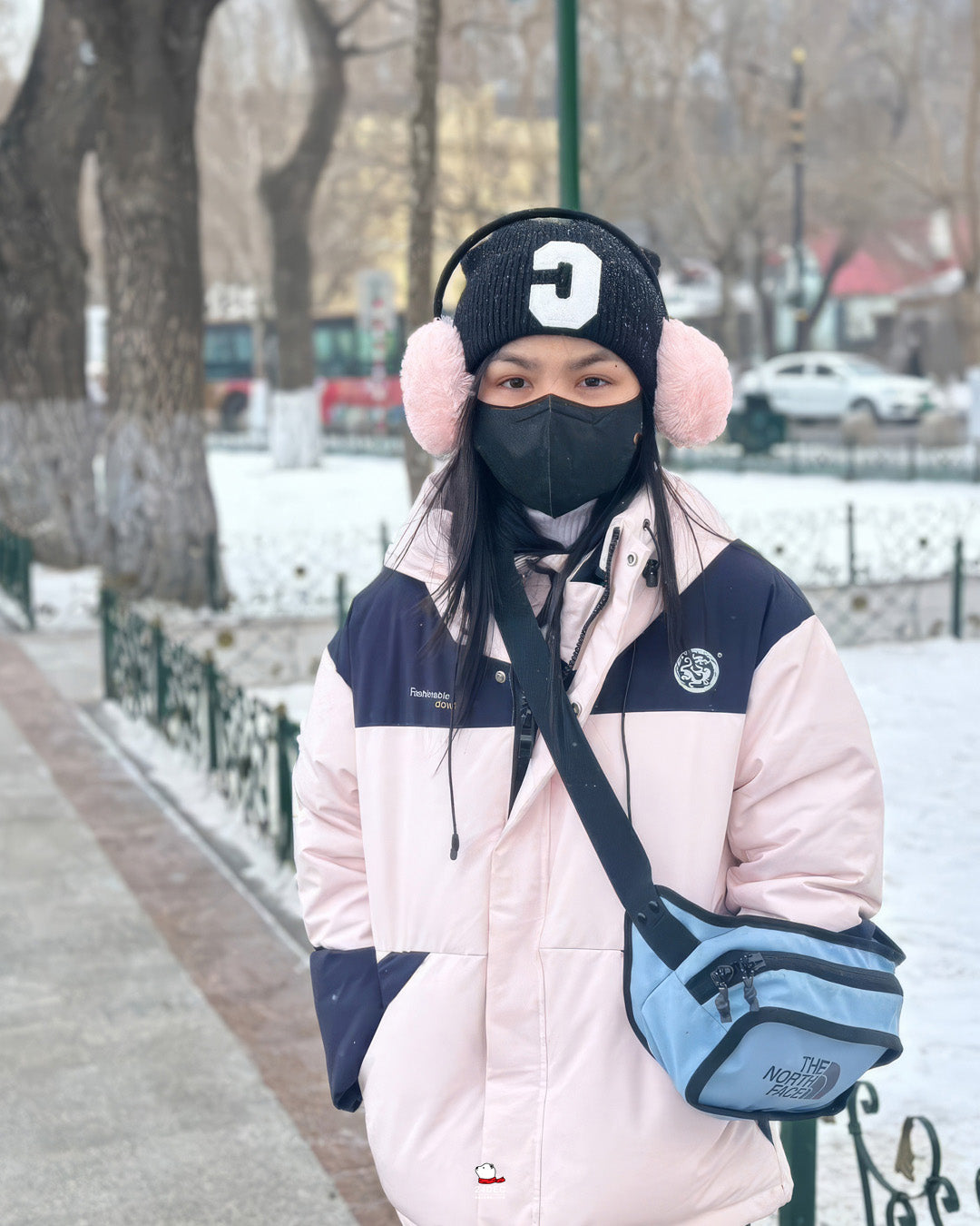 เช่าเสื้อกันหนาว หญิง รุ่น HARBIN สี ชมพู