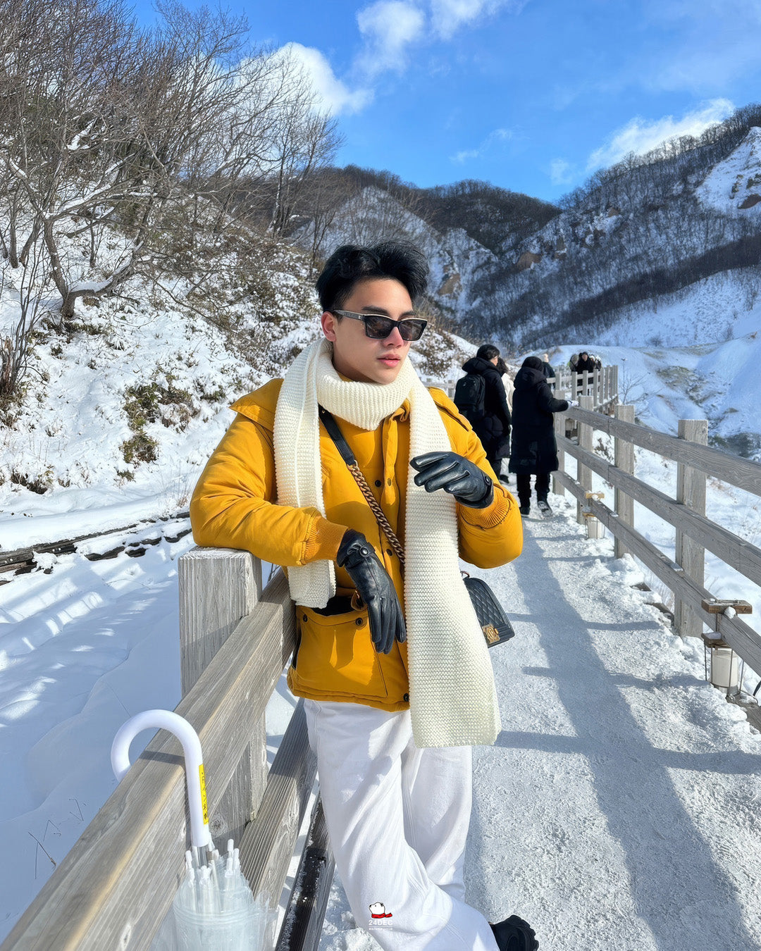 เช่าเสื้อกันหนาว ชาย รุ่น JACKSON สี เหลือง