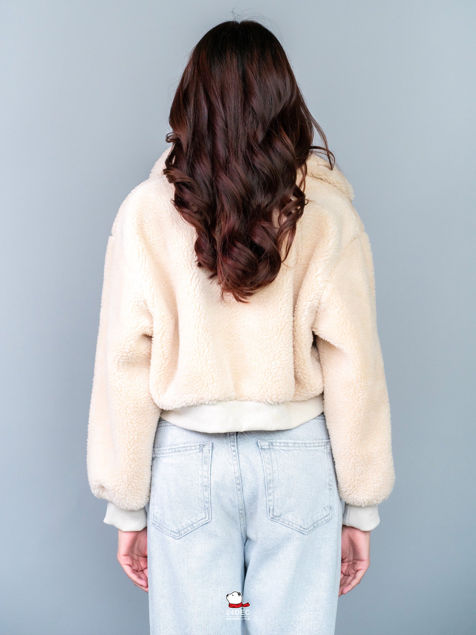 เช่าเสื้อแจ็คเก็ต หญิง รุ่น JENNA สี ครีม