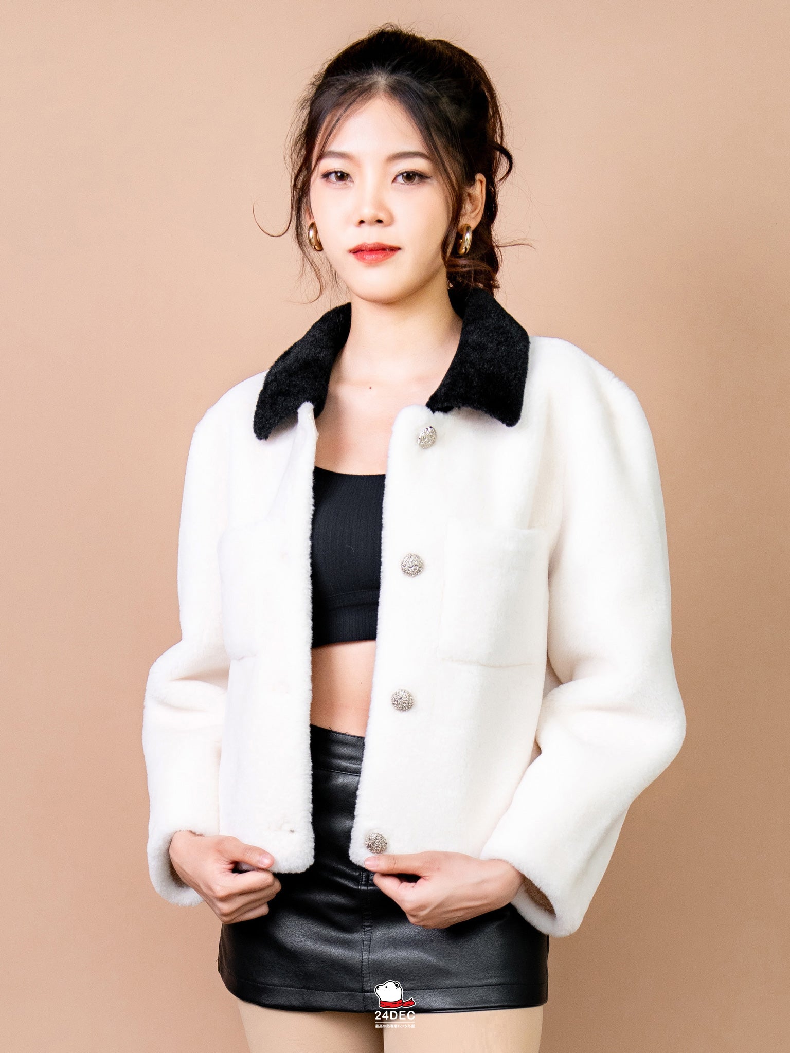 เช่าเสื้อแจ็คเก็ต หญิง รุ่น JISOO สี ขาว