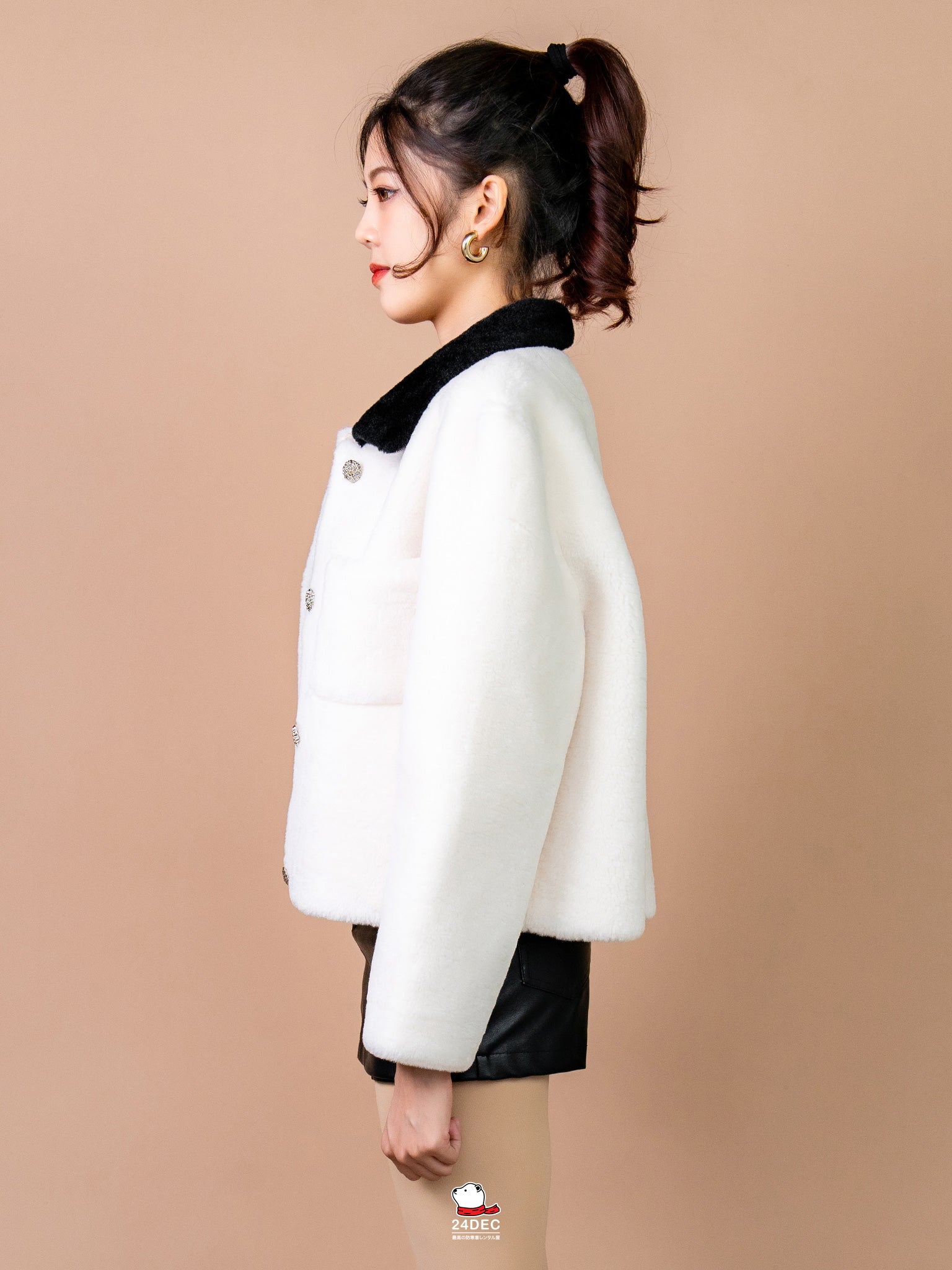 เช่าเสื้อแจ็คเก็ต หญิง รุ่น JISOO สี ขาว
