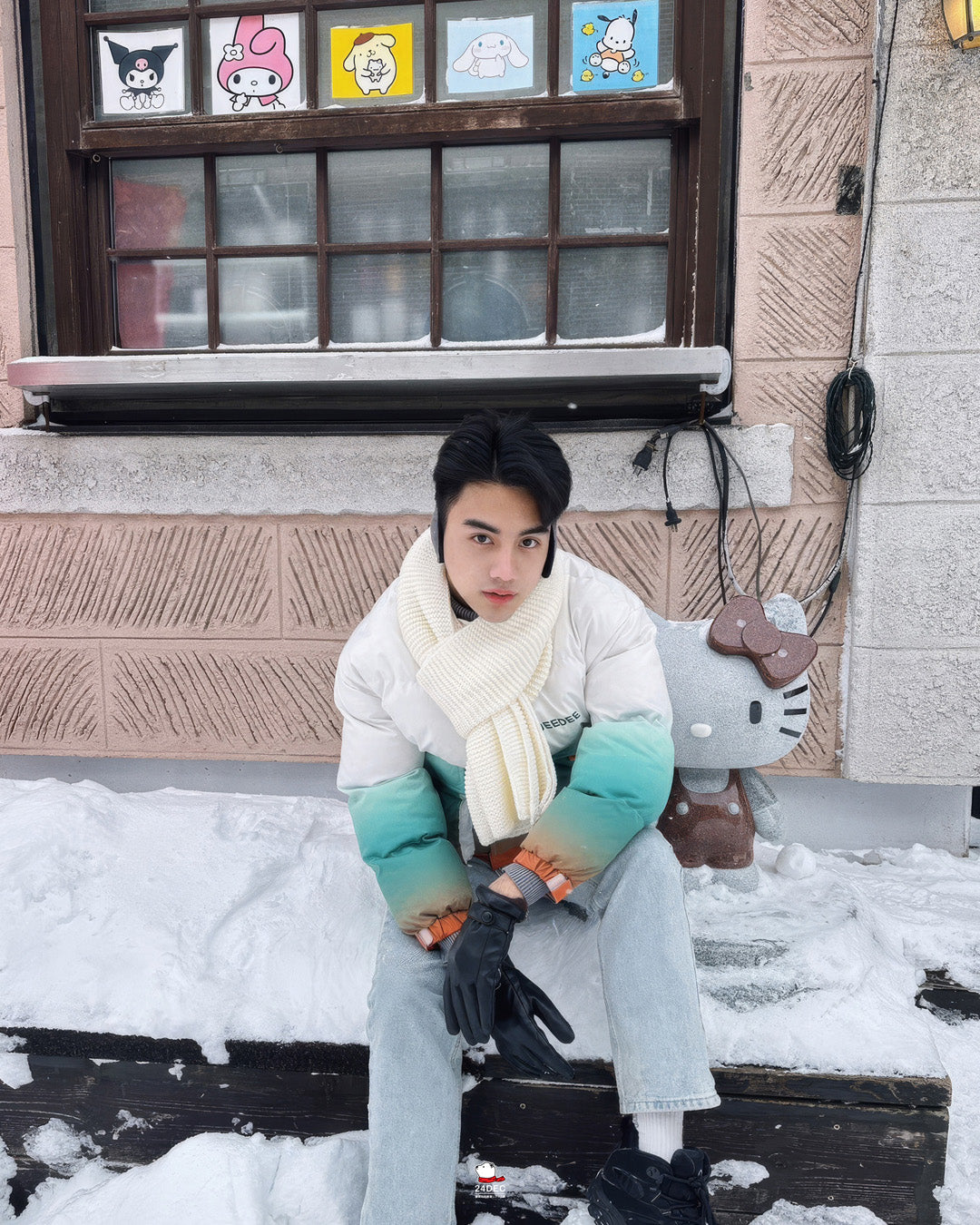 เช่าเสื้อกันหนาว ชาย รุ่น MONTREAL สี ขาว