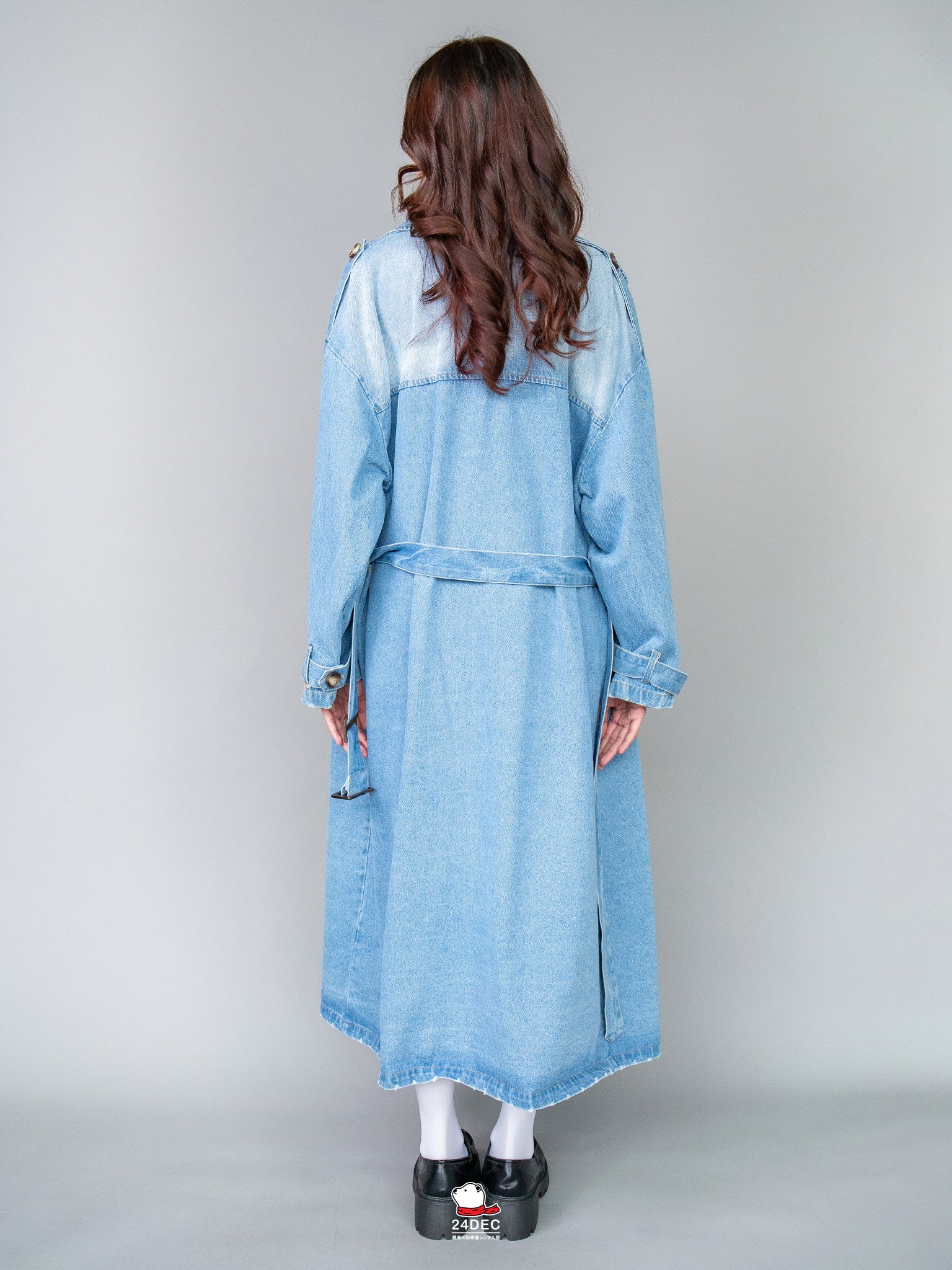 เช่าเสื้อเทรนช์โค้ท หญิง รุ่น NADIA สี น้ำเงิน