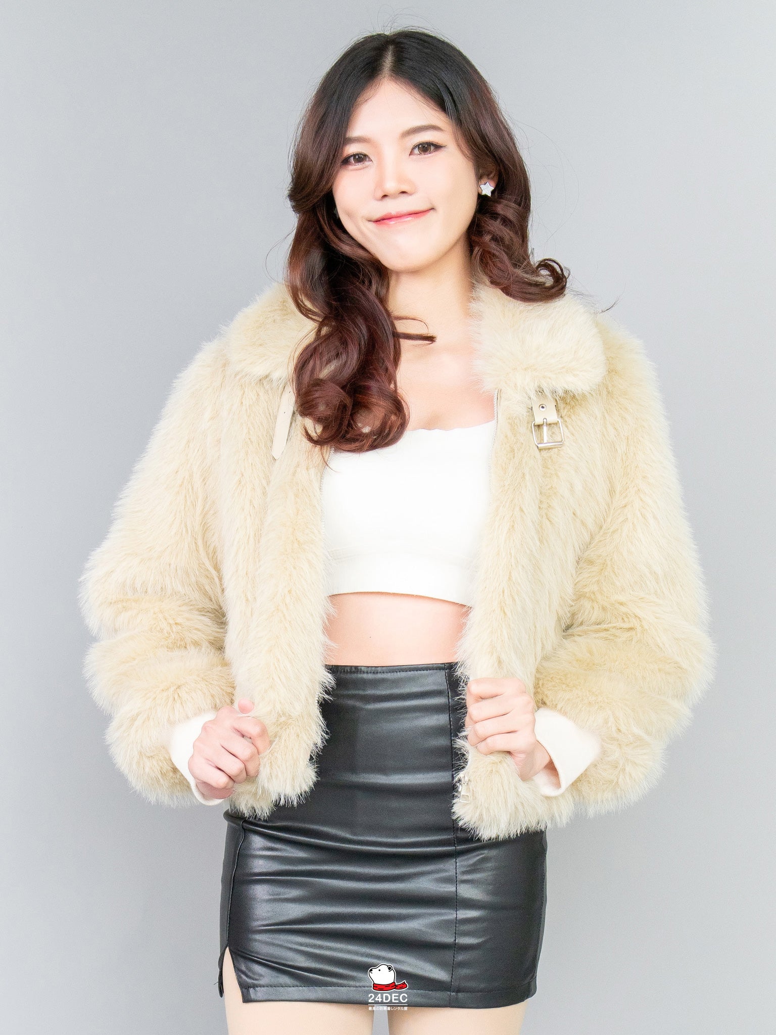 เช่าเสื้อแจ็คเก็ต หญิง รุ่น ODETTE สี ครีม
