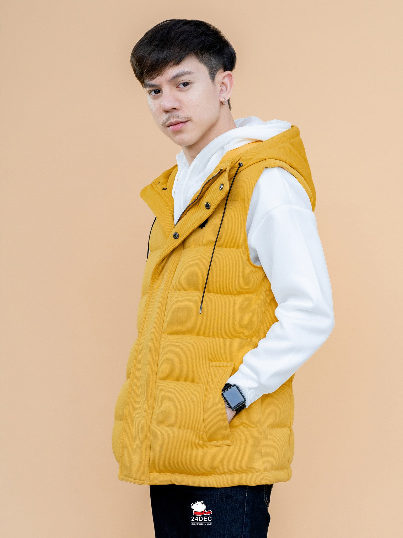 เช่าเสื้อกันหนาว ชาย รุ่น PLAYGROUND สี เหลือง