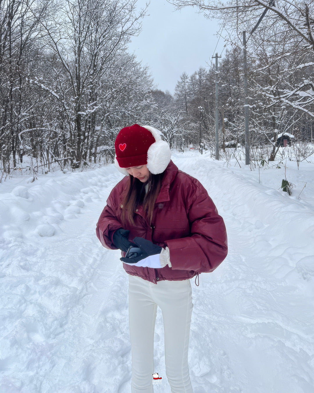 เช่าเสื้อกันหนาว หญิง รุ่น ROWAN สี แดงเรดไวน์
