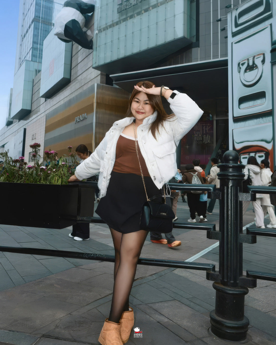 เช่าเสื้อกันหนาว หญิง รุ่น SHINSEKAI สี ขาว