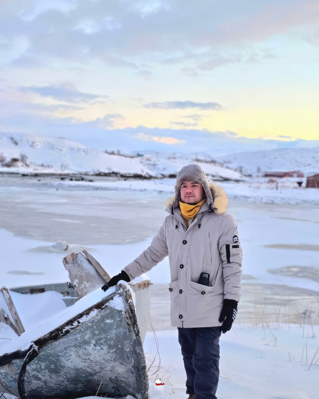 เช่าเสื้อกันหนาว ชาย รุ่น SNOWMOBILE สี ขาว
