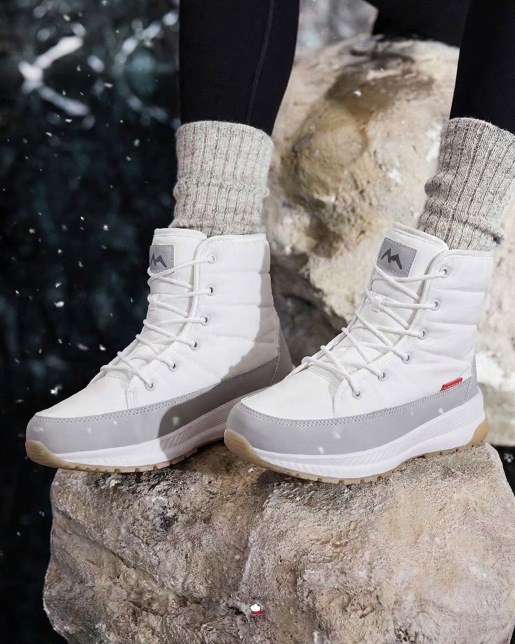 เช่ารองเท้าบูท หญิง รุ่น SNOWTOWN สี ขาว