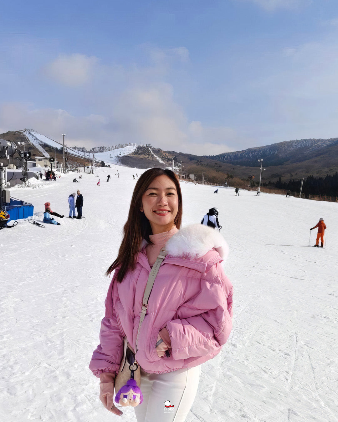 เช่าเสื้อกันหนาว หญิง รุ่น SORAYA สี ชมพู