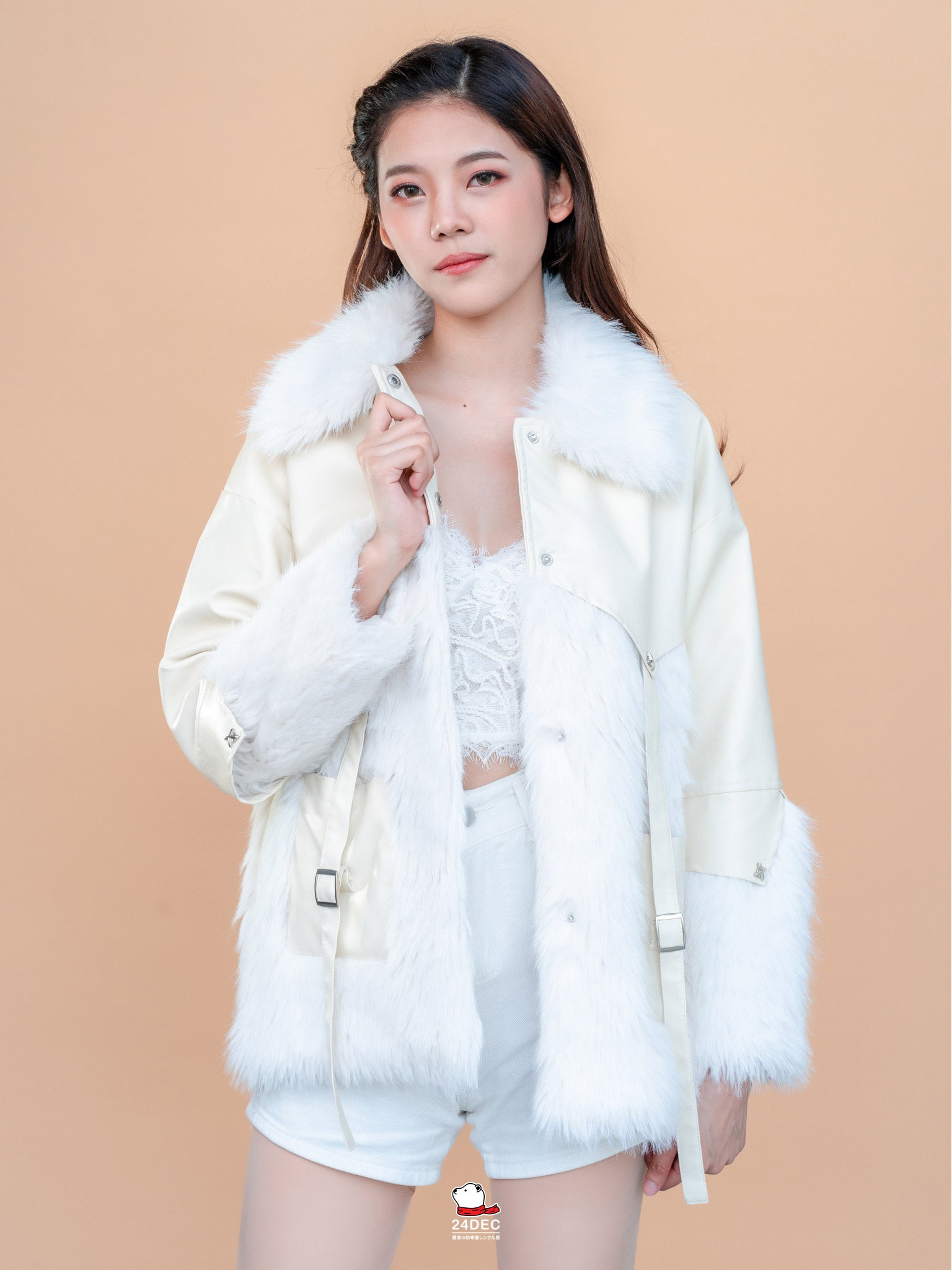 เช่าเสื้อขนเฟอร์ หญิง รุ่น VIBE สี ขาว