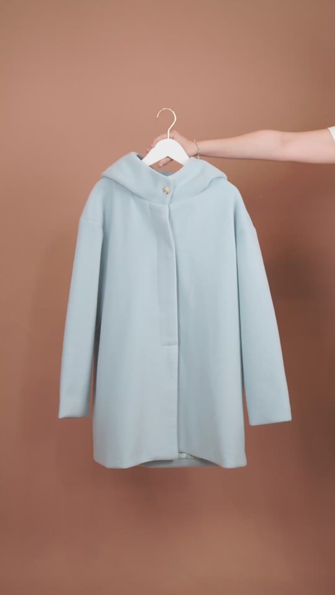 เช่าเสื้อโค้ท หญิง รุ่น KUMO สี ฟ้า
