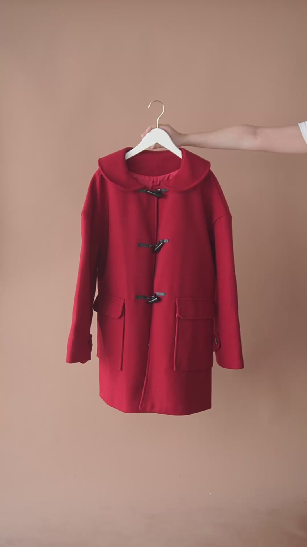 เช่าเสื้อโค้ท หญิง รุ่น LATVIA สี แดงเรดไวน์