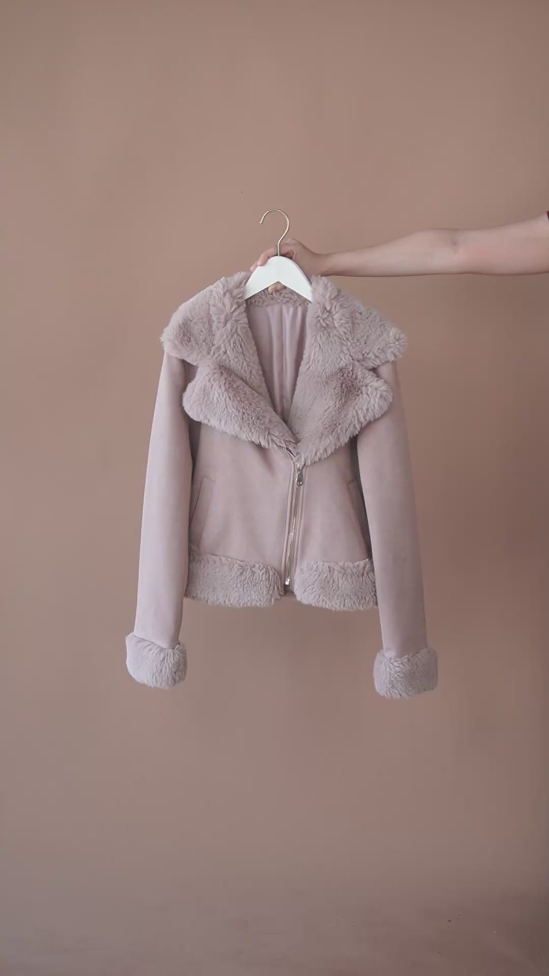 เช่าเสื้อแจ็คเก็ต หญิง รุ่น LILLY สี ชมพู