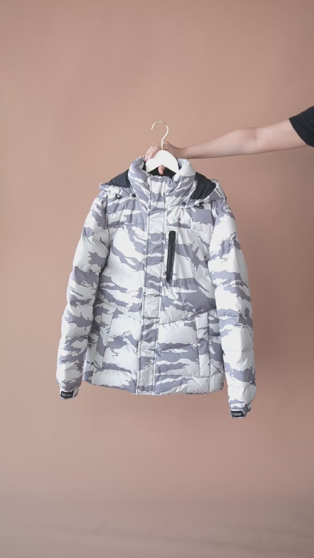 เช่าเสื้อกันหนาว ชาย รุ่น SNIPER สี ขาว