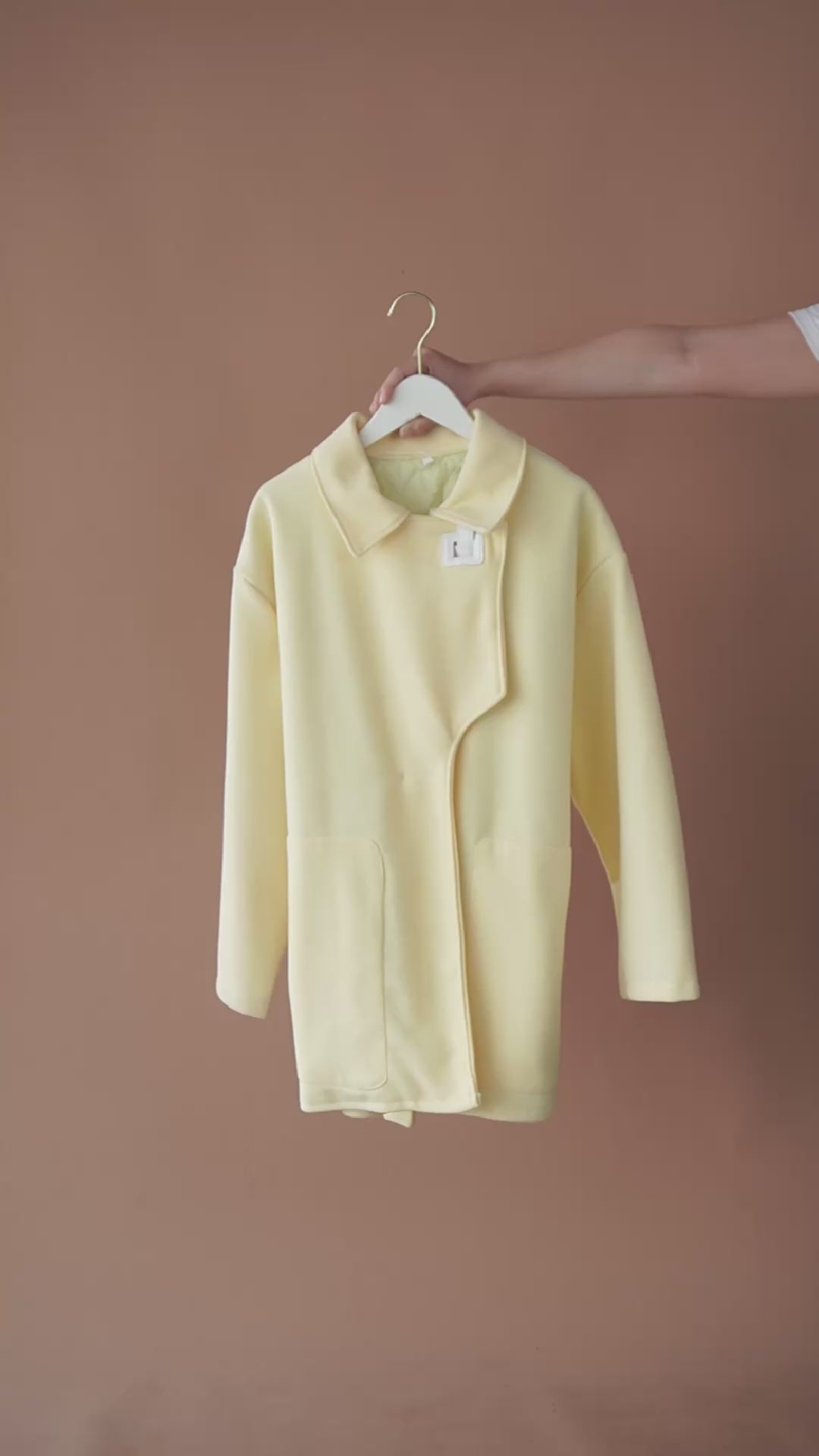 เช่าเสื้อโค้ท หญิง รุ่น PARMESAN สี เหลือง