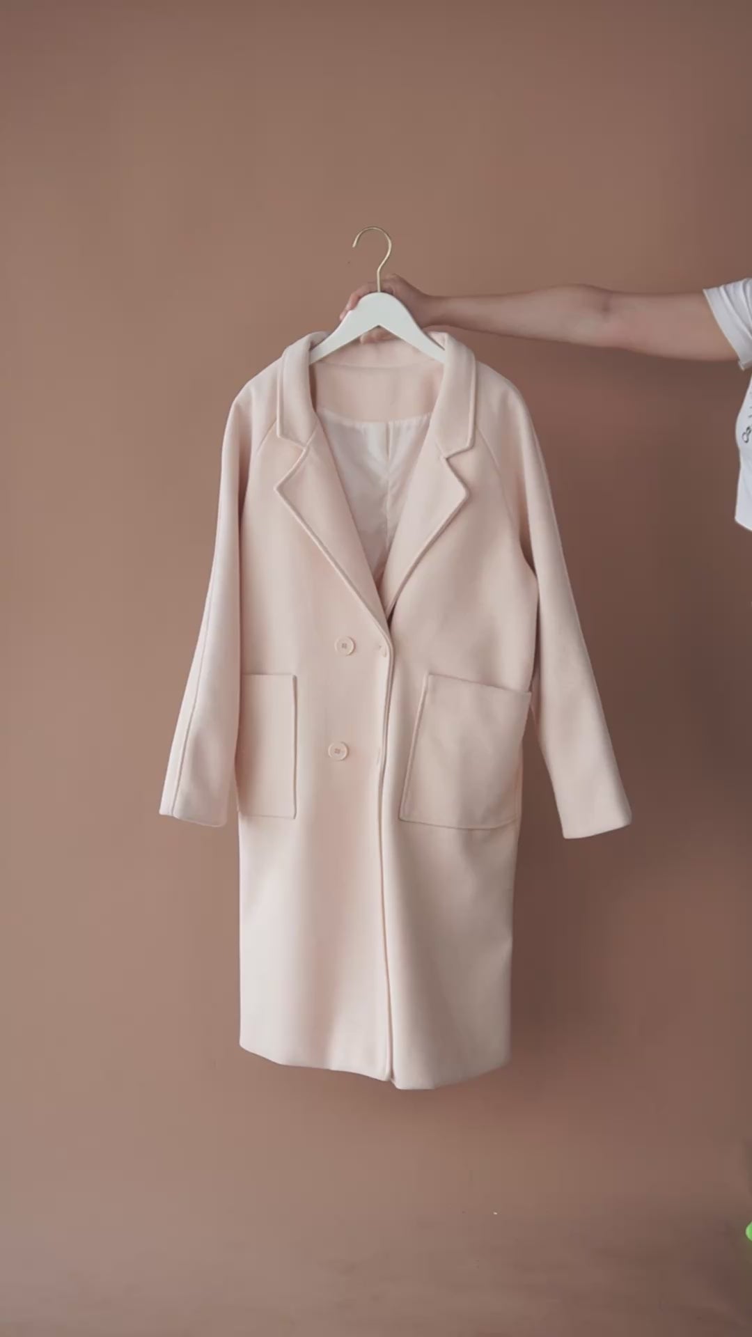 เช่าเสื้อโค้ท หญิง รุ่น MINIMAL สี ครีม