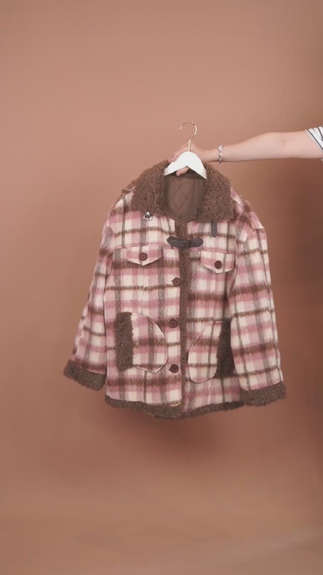 เช่าเสื้อโค้ท หญิง รุ่น MINSEO สี ชมพู