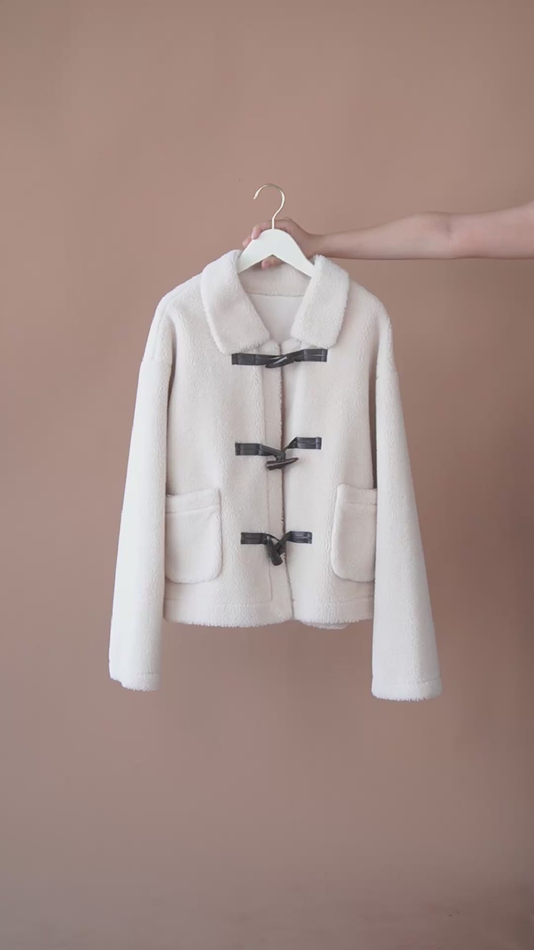 เช่าเสื้อแจ็คเก็ต หญิง รุ่น CRUMB สี ขาว