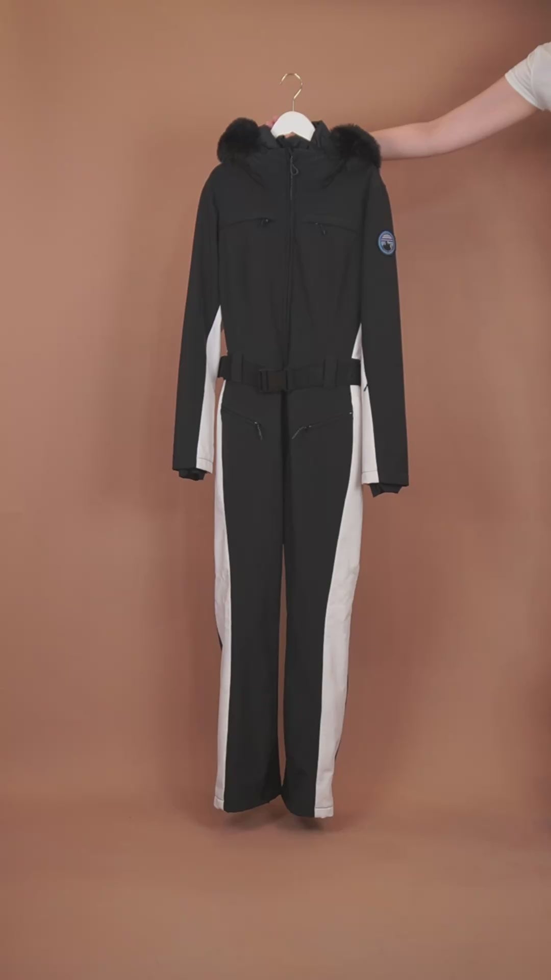 เช่าชุดสกี (เสื้อ+กางเกง) หญิง รุ่น DOWNHILL สี ดำ