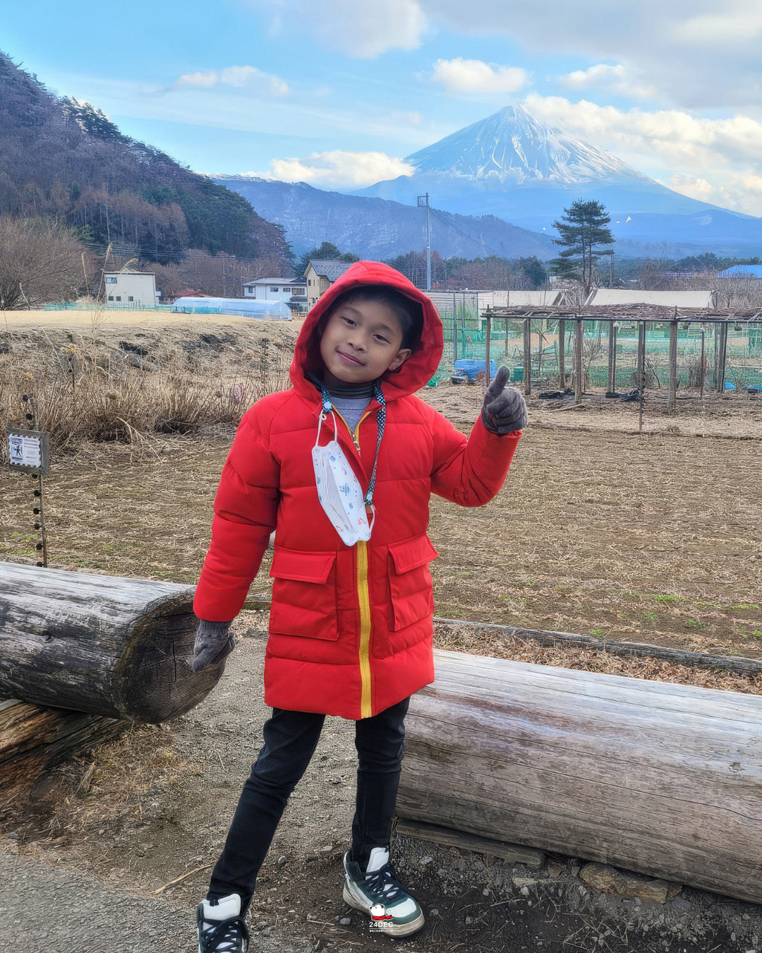 เช่าเสื้อกันหนาว เด็ก รุ่น TOMOMI สี แดง